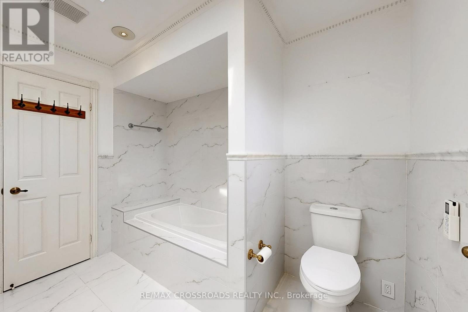 58 Cosmic Drive, Toronto, Ontario  M3B 3G2 - Photo 29 - C12373666