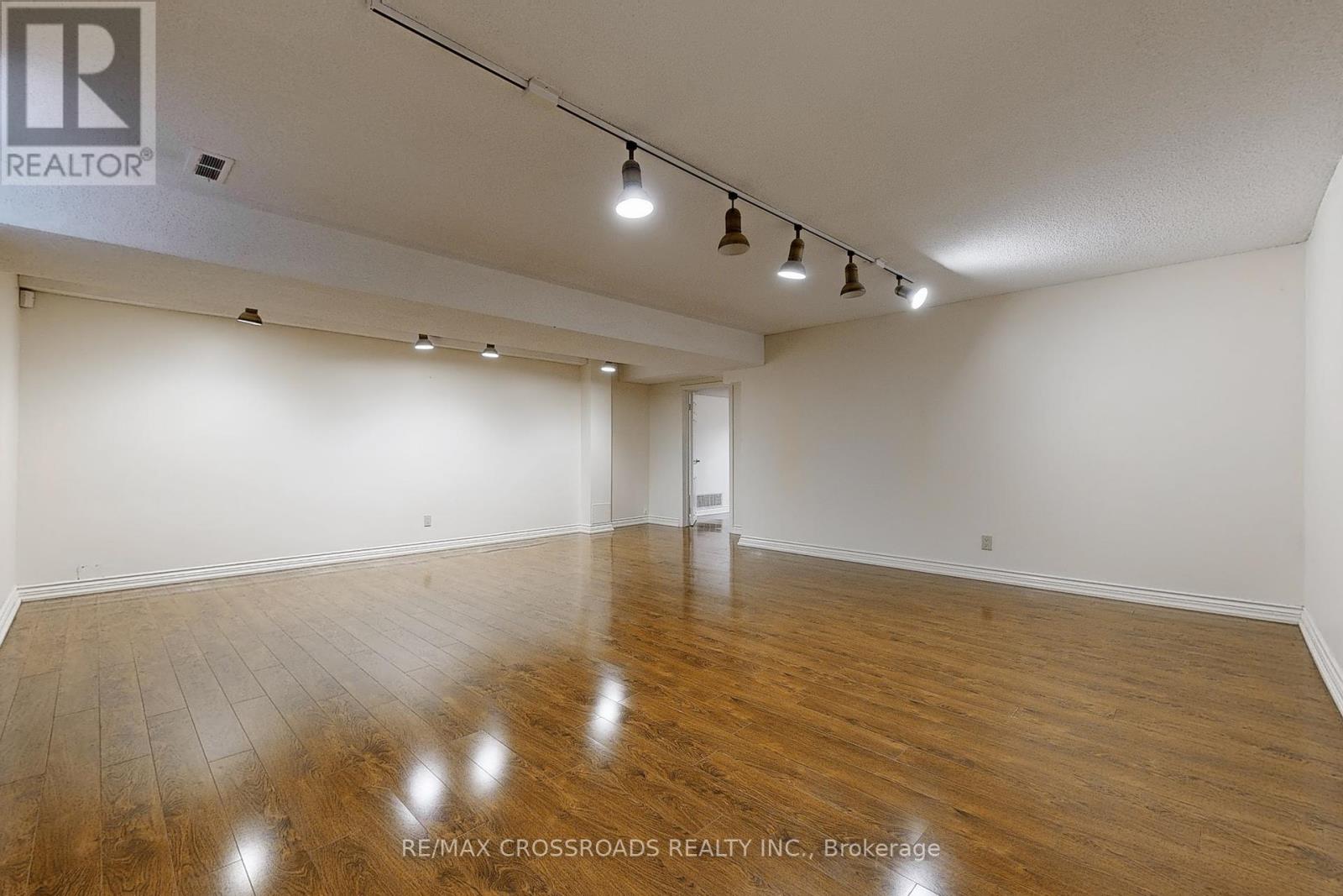 58 Cosmic Drive, Toronto, Ontario  M3B 3G2 - Photo 34 - C12373666