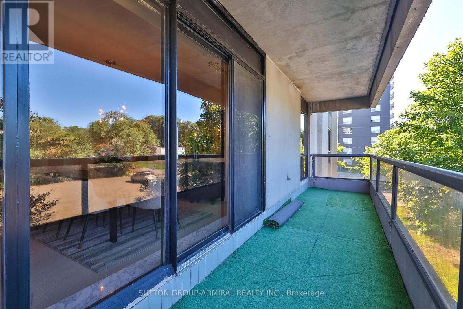 202 - 10 Prue Avenue, Toronto, Ontario  M6B 1R4 - Photo 41 - C12373692