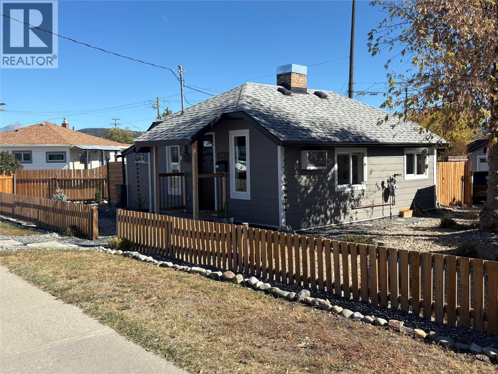 310 Kootenay Street N, Cranbrook, British Columbia  V1C 3T7 - Photo 1 - 10361164