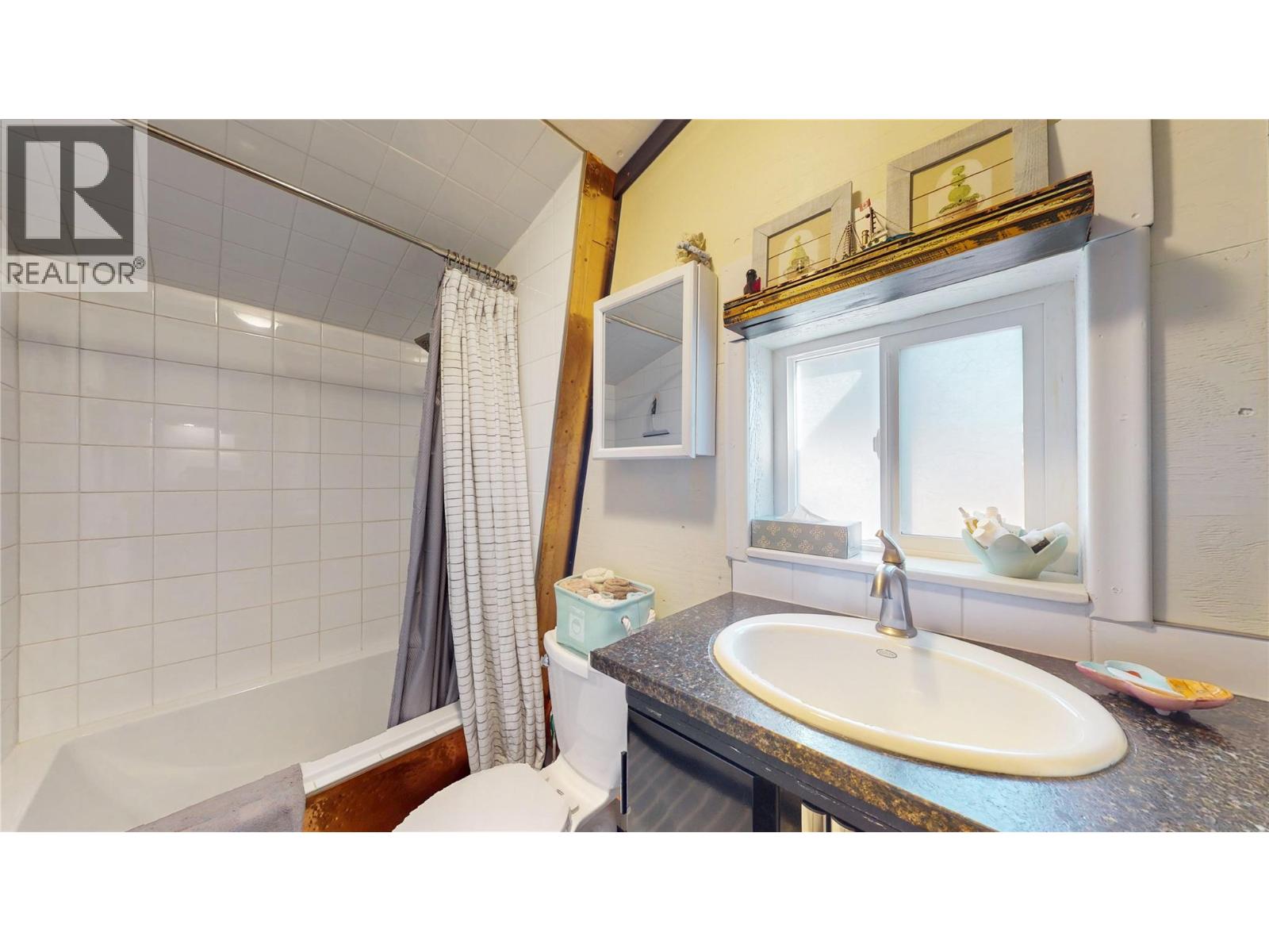 310 Kootenay Street N, Cranbrook, British Columbia  V1C 3T7 - Photo 14 - 10361164