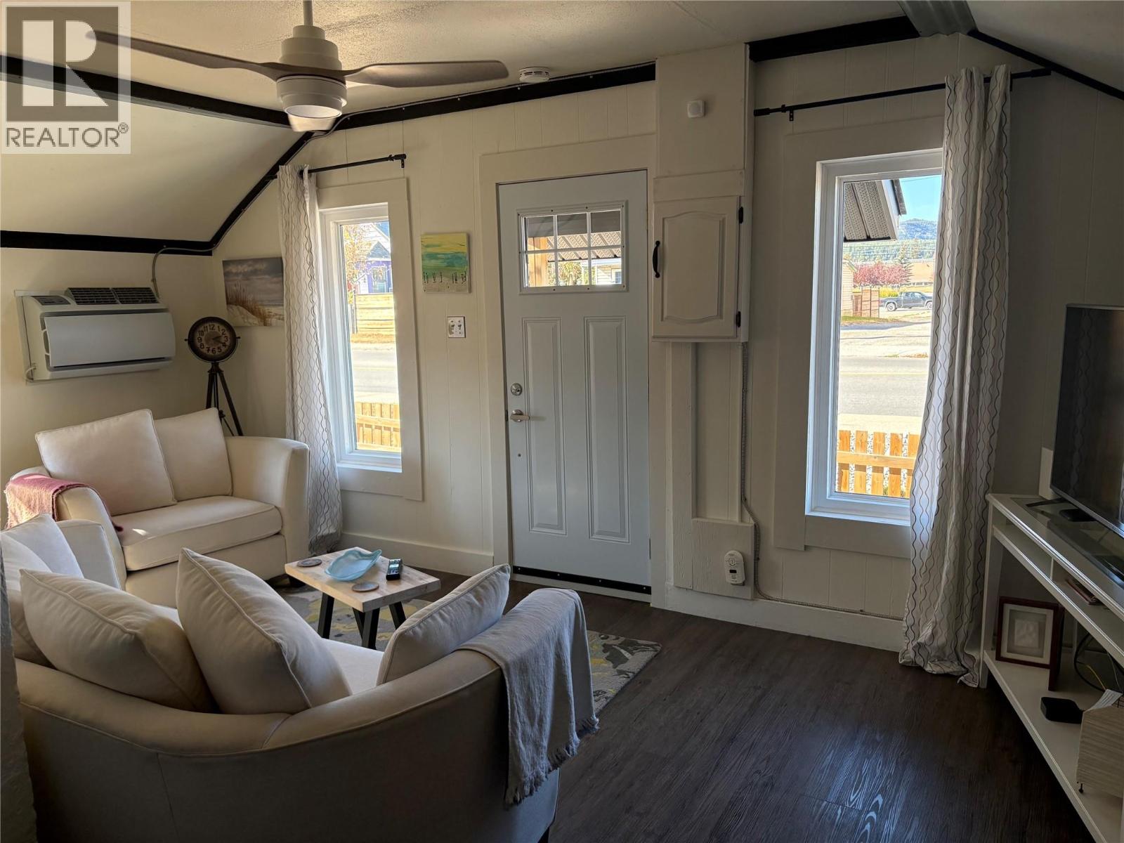 310 Kootenay Street N, Cranbrook, British Columbia  V1C 3T7 - Photo 3 - 10361164