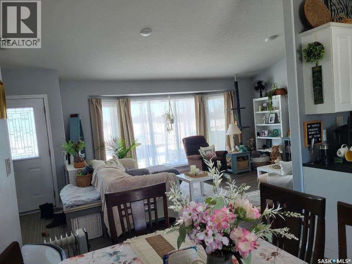 210 Douglas Place, Waseca, Saskatchewan  S0M 3A0 - Photo 7 - SK000320