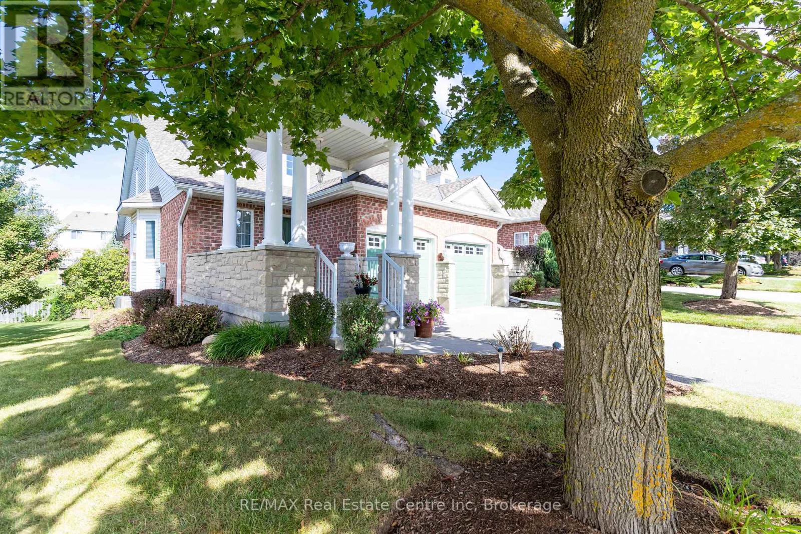Property at 19 TERRAVIEW CRESCENT image 2