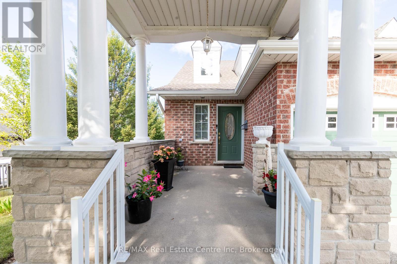 Property at 19 TERRAVIEW CRESCENT image 4