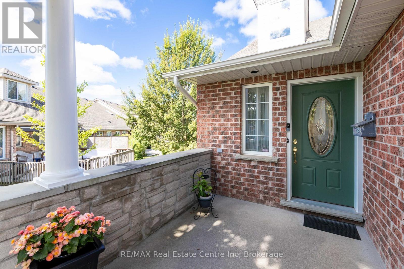 Property at 19 TERRAVIEW CRESCENT image 5