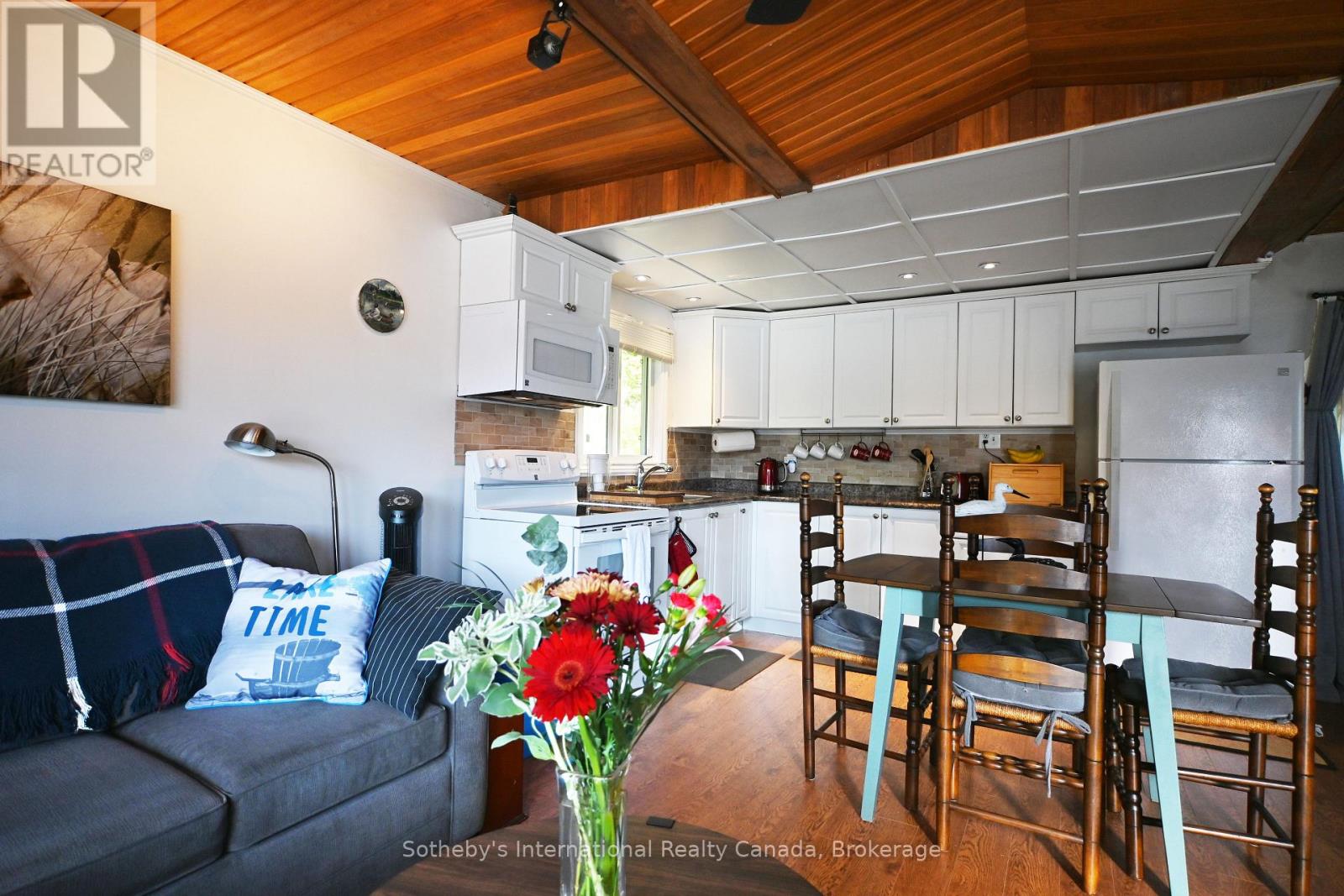 28 Pinewood Road, Mcdougall, Ontario  P2A 2W7 - Photo 14 - X12373765