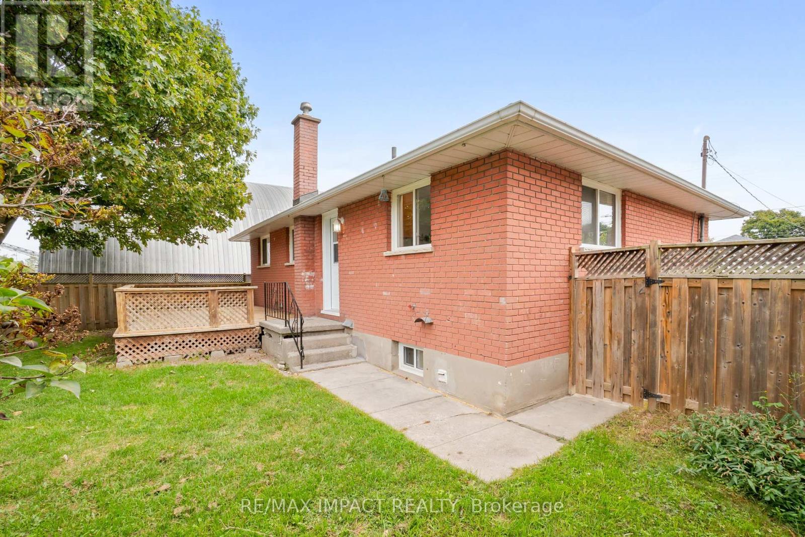 447 Campbell Street, Cobourg, Ontario  K9A 4C3 - Photo 7 - X12373724