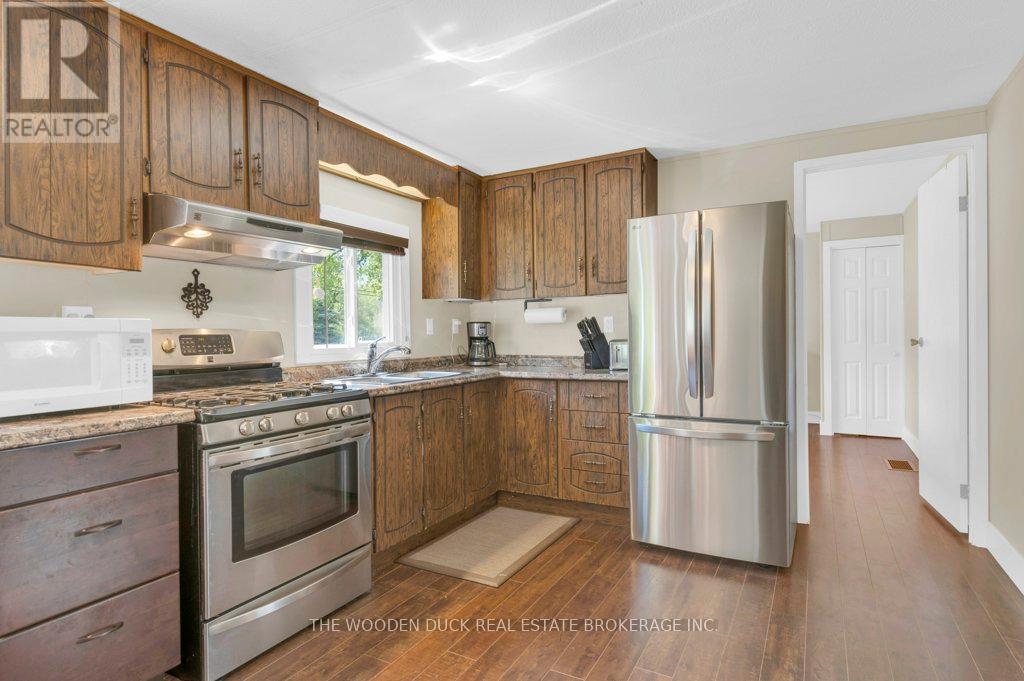 1314 96 Highway, Frontenac Islands, Ontario  K0H 2Y0 - Photo 16 - X12373865
