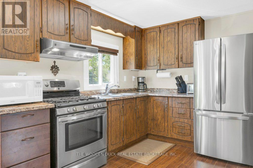 1314 96 Highway, Frontenac Islands, Ontario  K0H 2Y0 - Photo 17 - X12373865