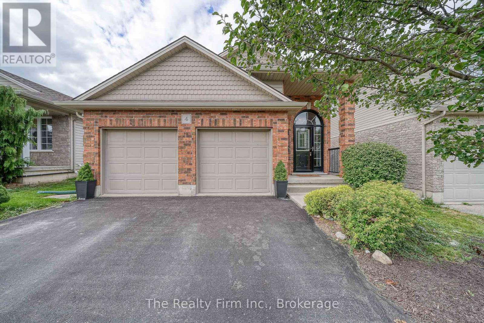 4 Kerr Crescent, Ingersoll, Ontario  N5C 4H2 - Photo 1 - X12373760