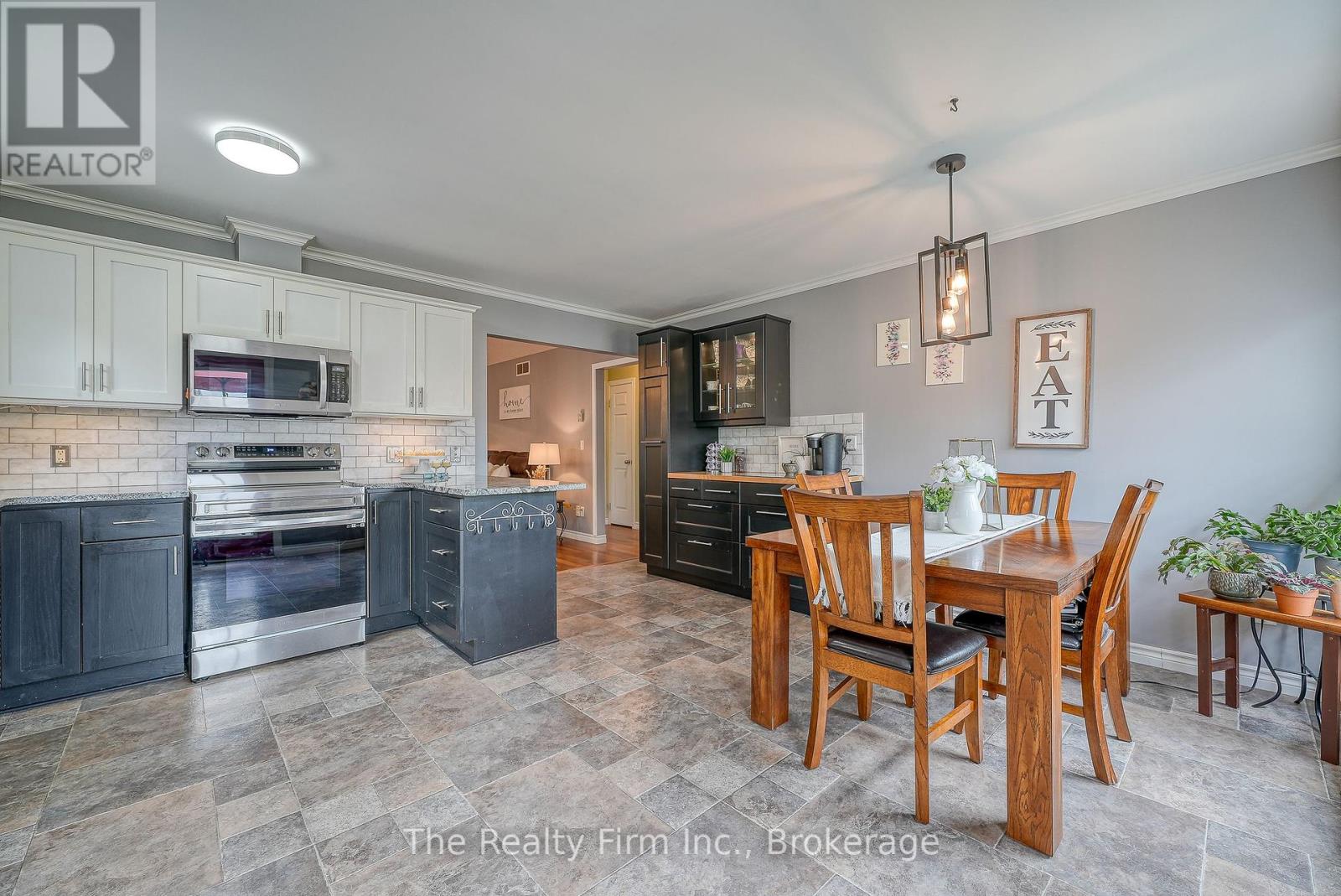 4 Kerr Crescent, Ingersoll, Ontario  N5C 4H2 - Photo 25 - X12373760