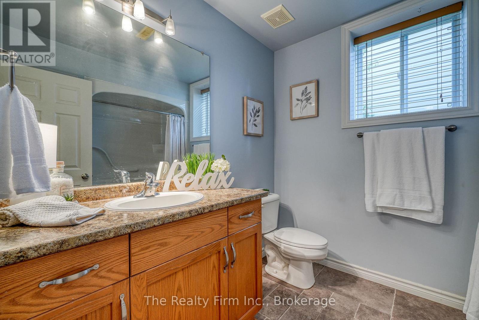 4 Kerr Crescent, Ingersoll, Ontario  N5C 4H2 - Photo 32 - X12373760