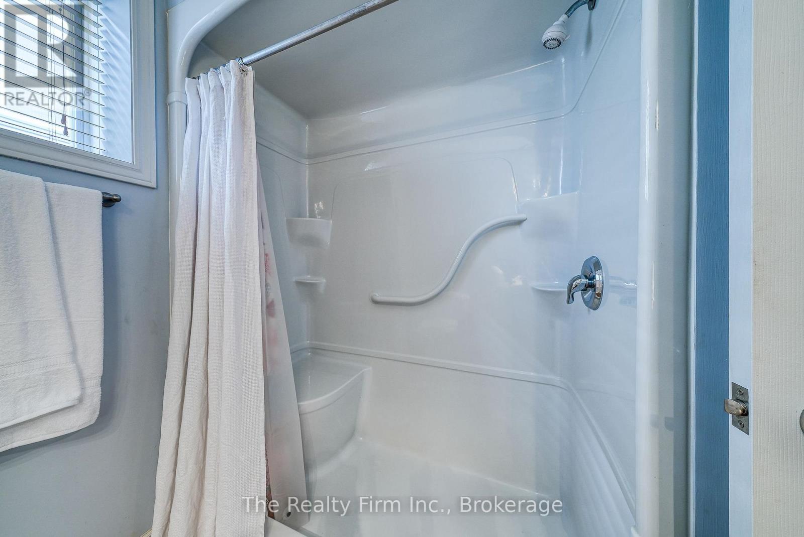 4 Kerr Crescent, Ingersoll, Ontario  N5C 4H2 - Photo 33 - X12373760