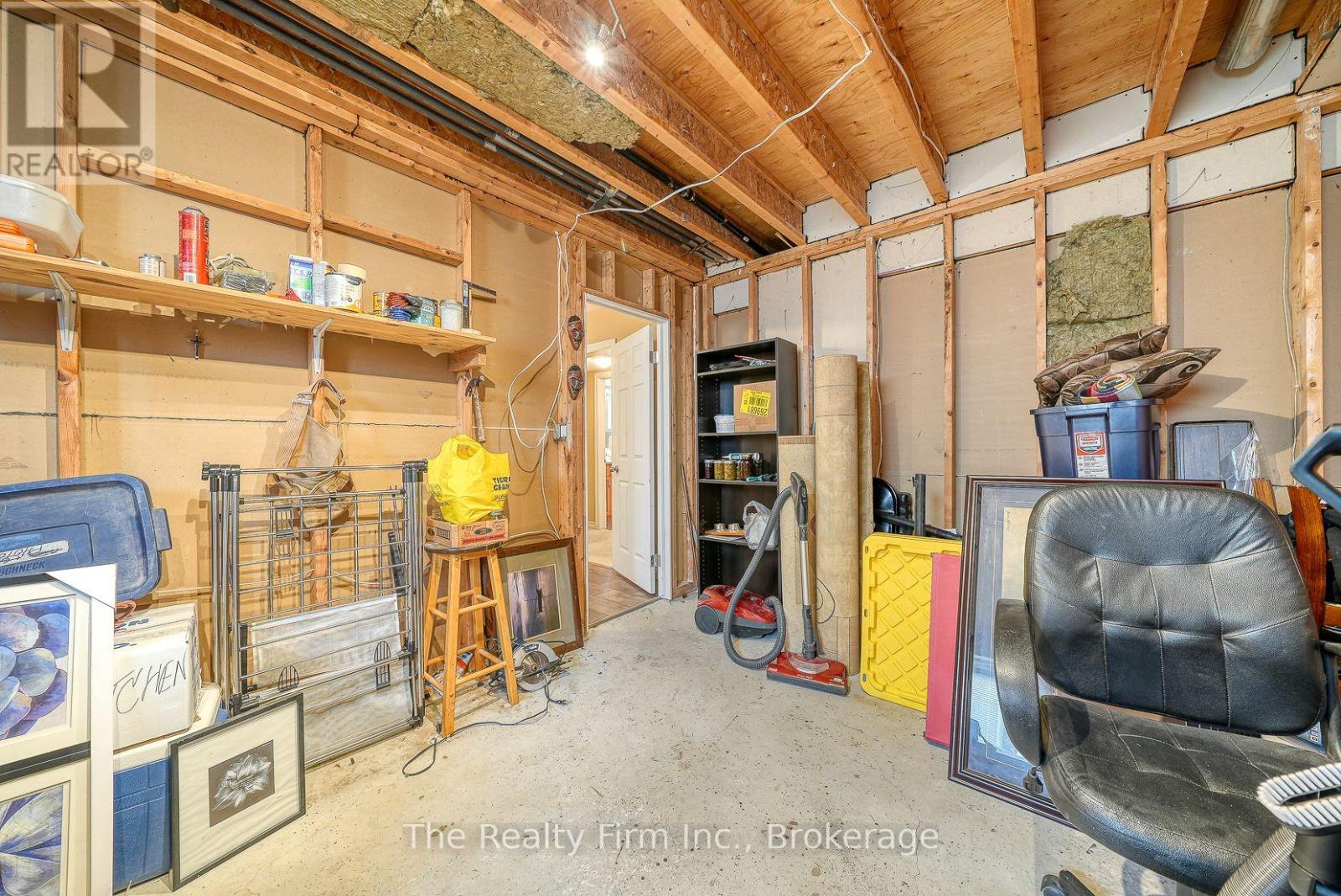 4 Kerr Crescent, Ingersoll, Ontario  N5C 4H2 - Photo 37 - X12373760