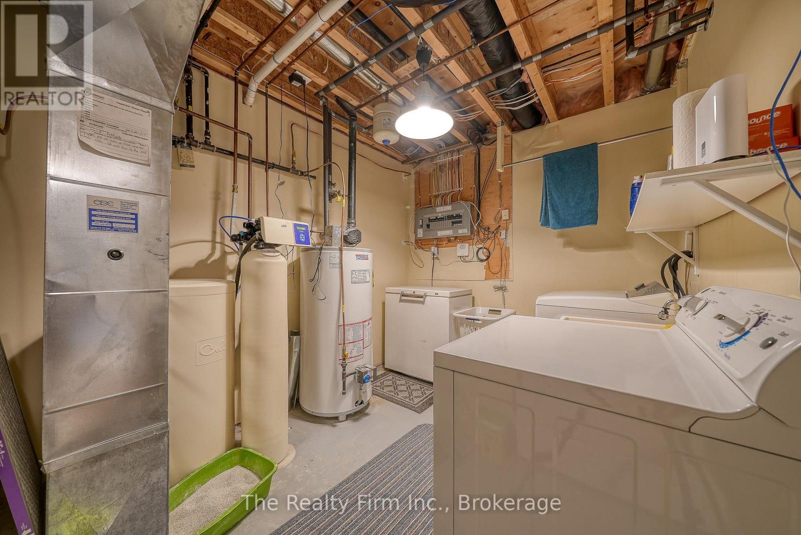 4 Kerr Crescent, Ingersoll, Ontario  N5C 4H2 - Photo 38 - X12373760