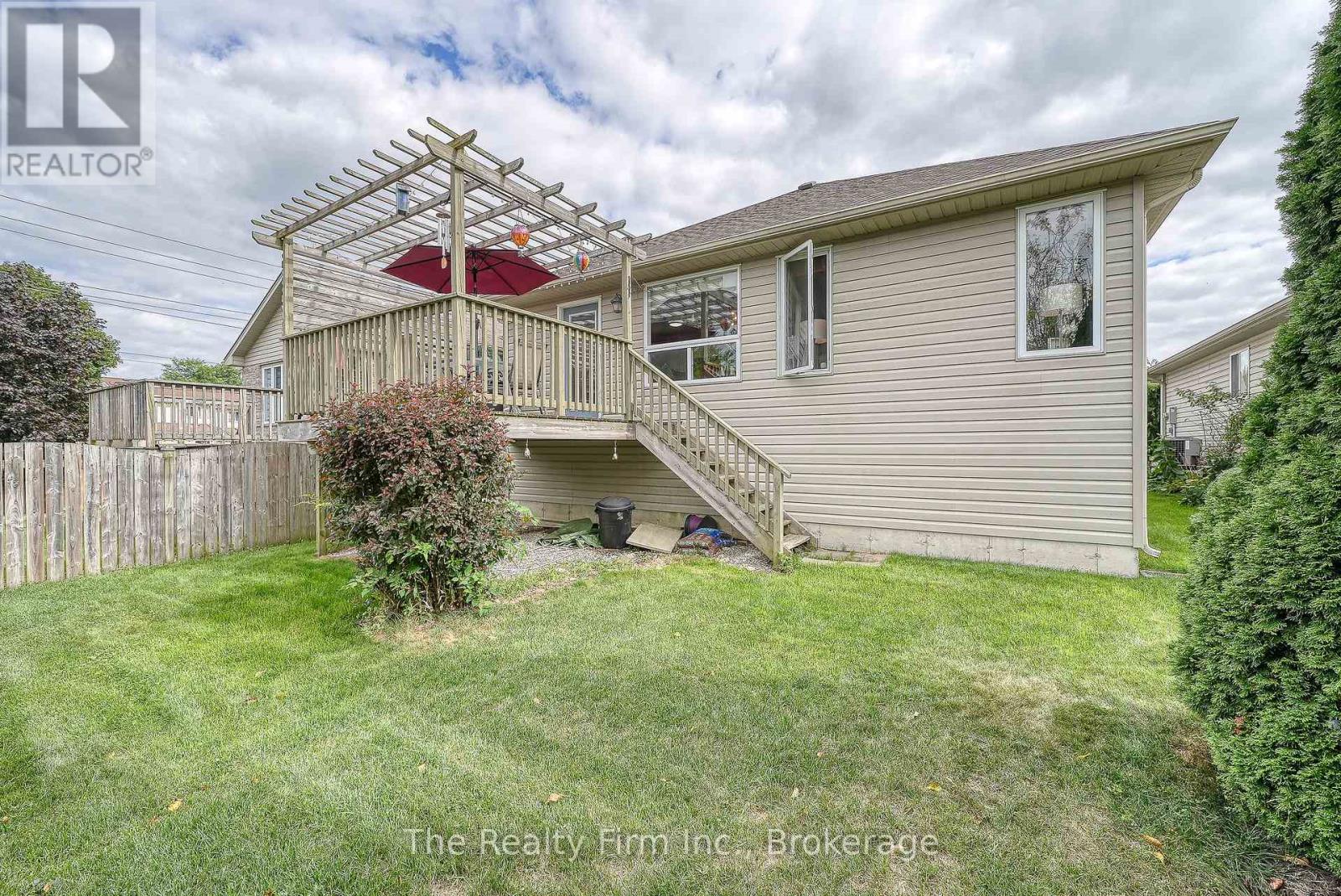 4 Kerr Crescent, Ingersoll, Ontario  N5C 4H2 - Photo 46 - X12373760