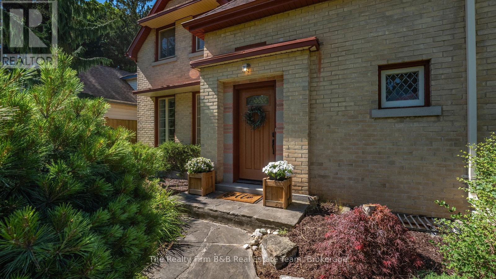 459 Devonshire Avenue, Woodstock, Ontario  N4S 5P5 - Photo 2 - X12373838