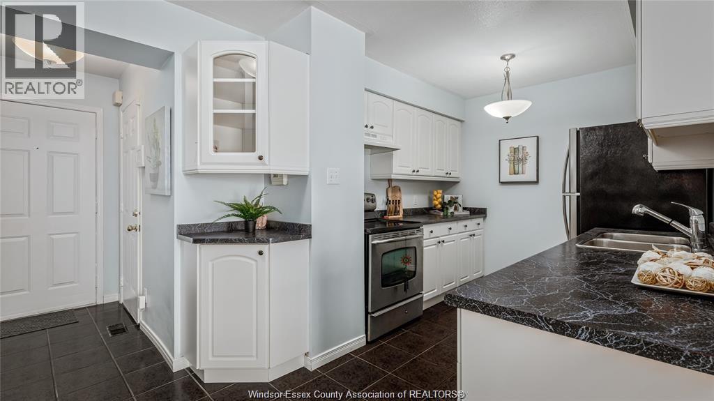 1297 Southpark Lane Unit# 83, Tecumseh, Ontario  N8N 4V2 - Photo 12 - 25022053