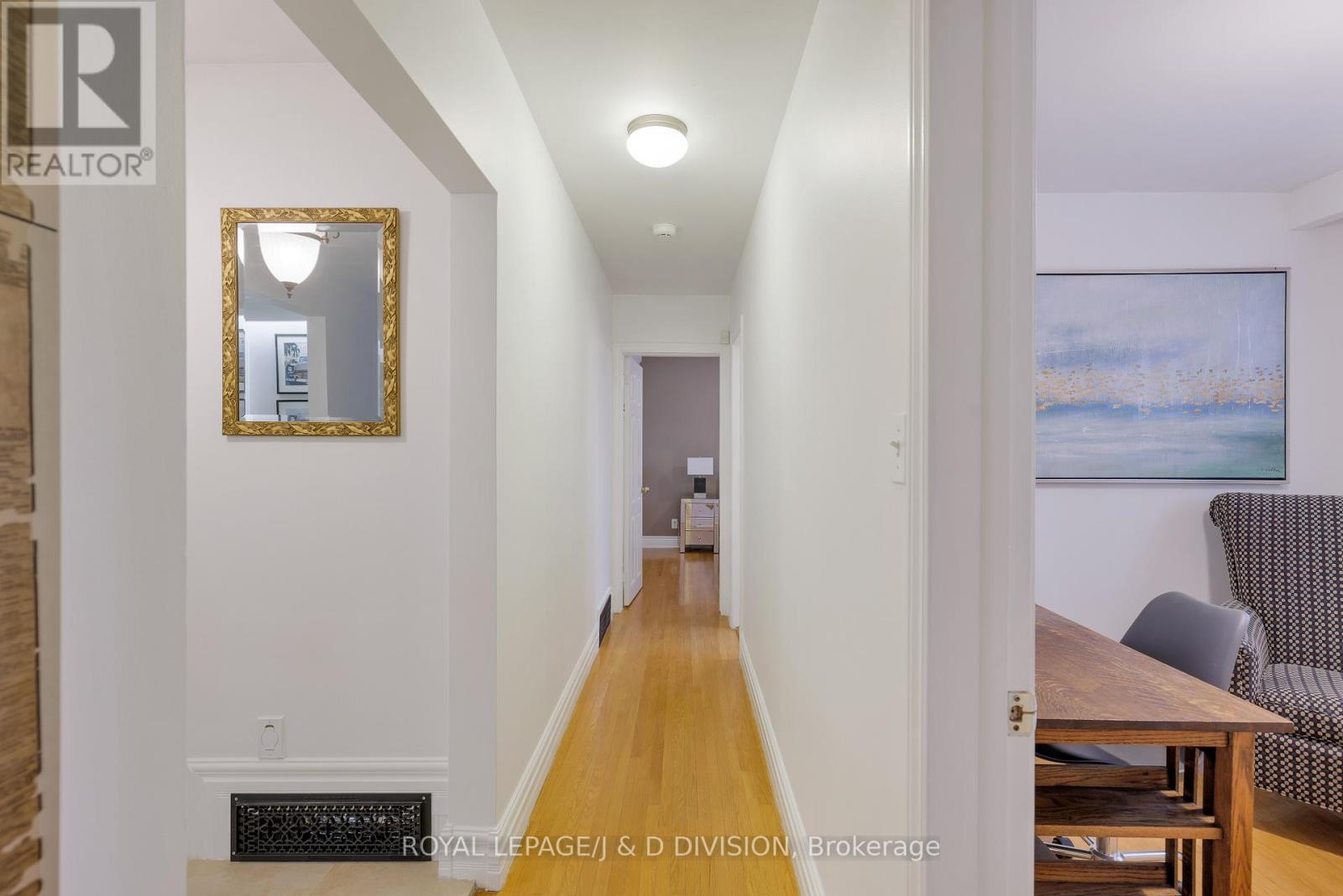 27 Paramount Court, Toronto, Ontario  M6M 2L3 - Photo 16 - W12373604