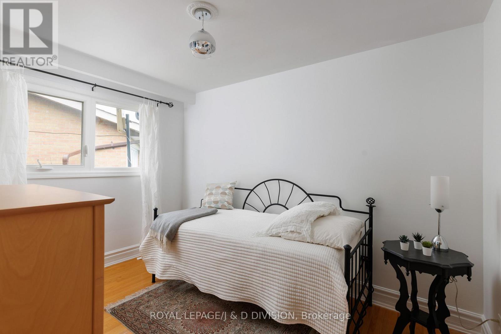 27 Paramount Court, Toronto, Ontario  M6M 2L3 - Photo 17 - W12373604