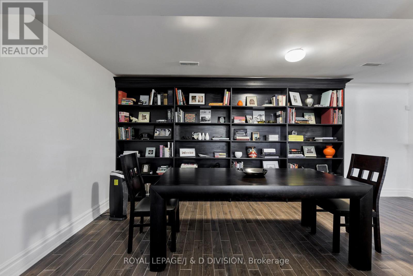 27 Paramount Court, Toronto, Ontario  M6M 2L3 - Photo 29 - W12373604