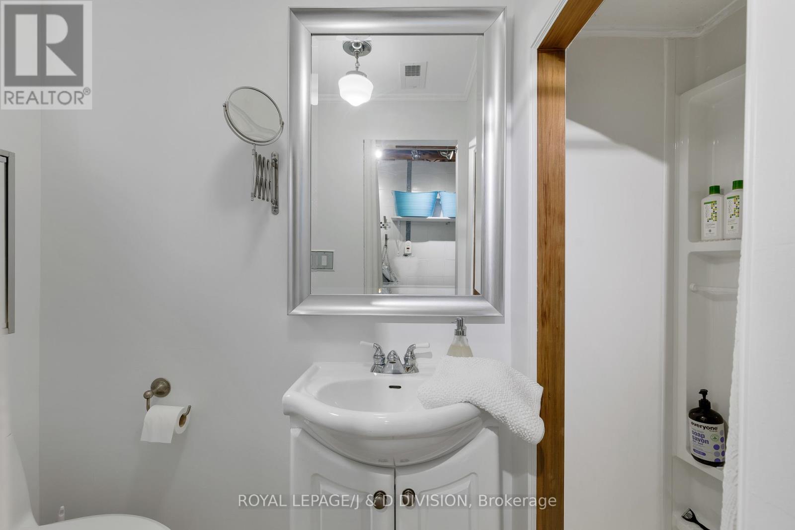 27 Paramount Court, Toronto, Ontario  M6M 2L3 - Photo 35 - W12373604