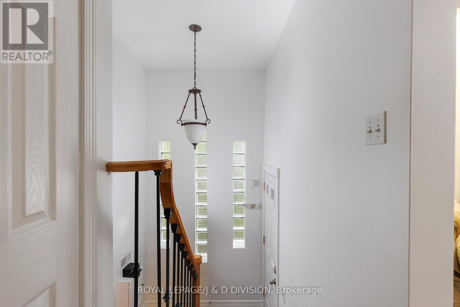 27 Paramount Court, Toronto, Ontario  M6M 2L3 - Photo 40 - W12373604