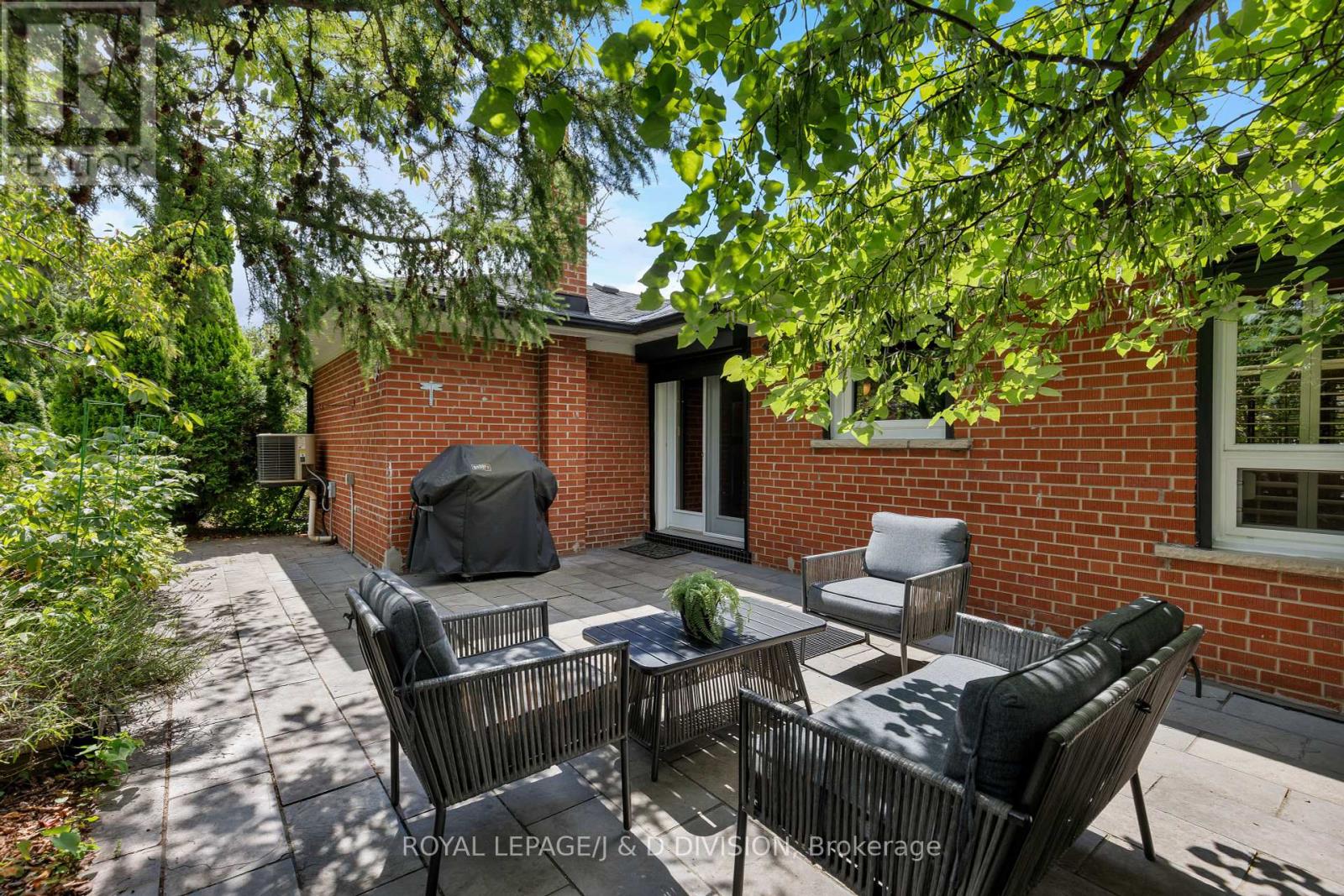27 Paramount Court, Toronto, Ontario  M6M 2L3 - Photo 41 - W12373604