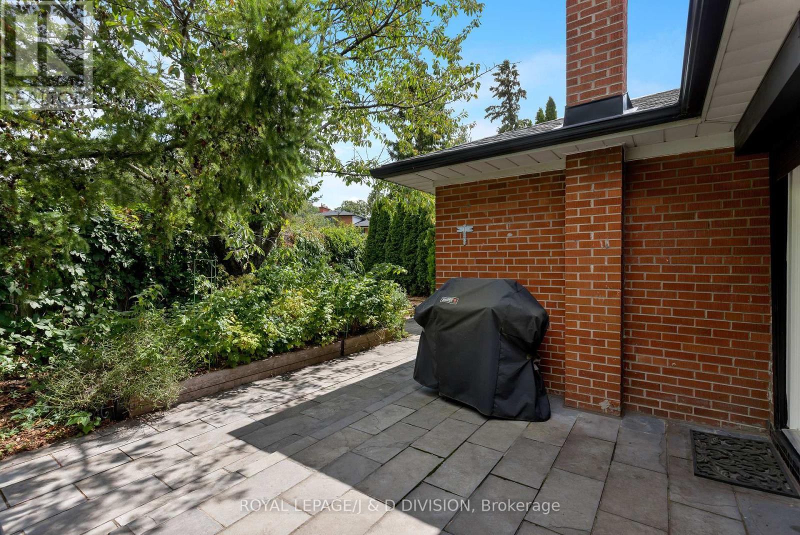 27 Paramount Court, Toronto, Ontario  M6M 2L3 - Photo 42 - W12373604