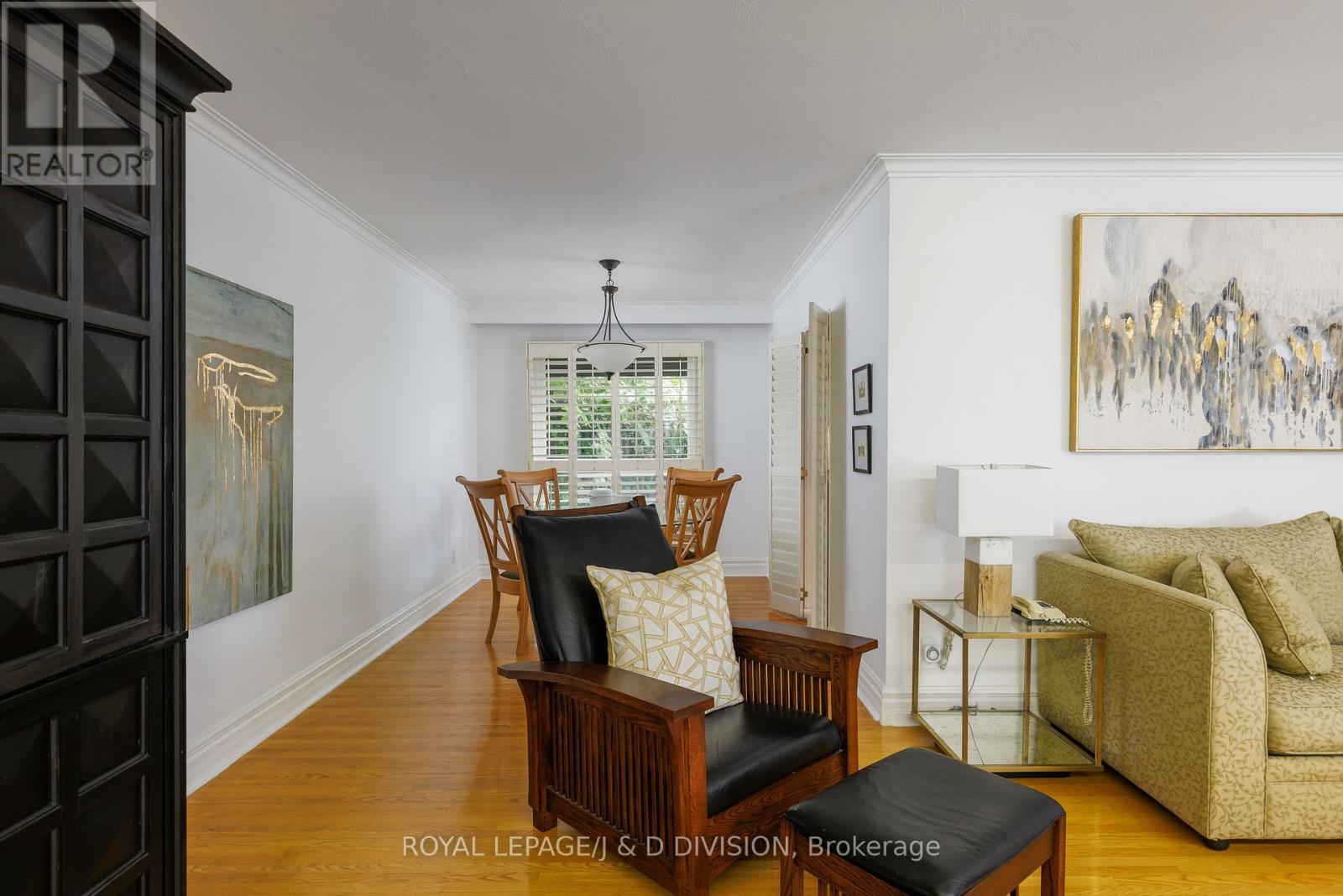 27 Paramount Court, Toronto, Ontario  M6M 2L3 - Photo 7 - W12373604