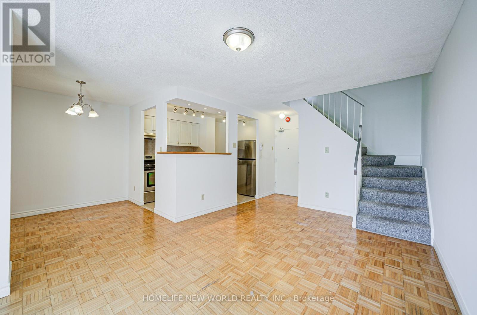 325 - 1455 Williamsport Drive, Mississauga, Ontario  L4X 2T5 - Photo 18 - W12373607