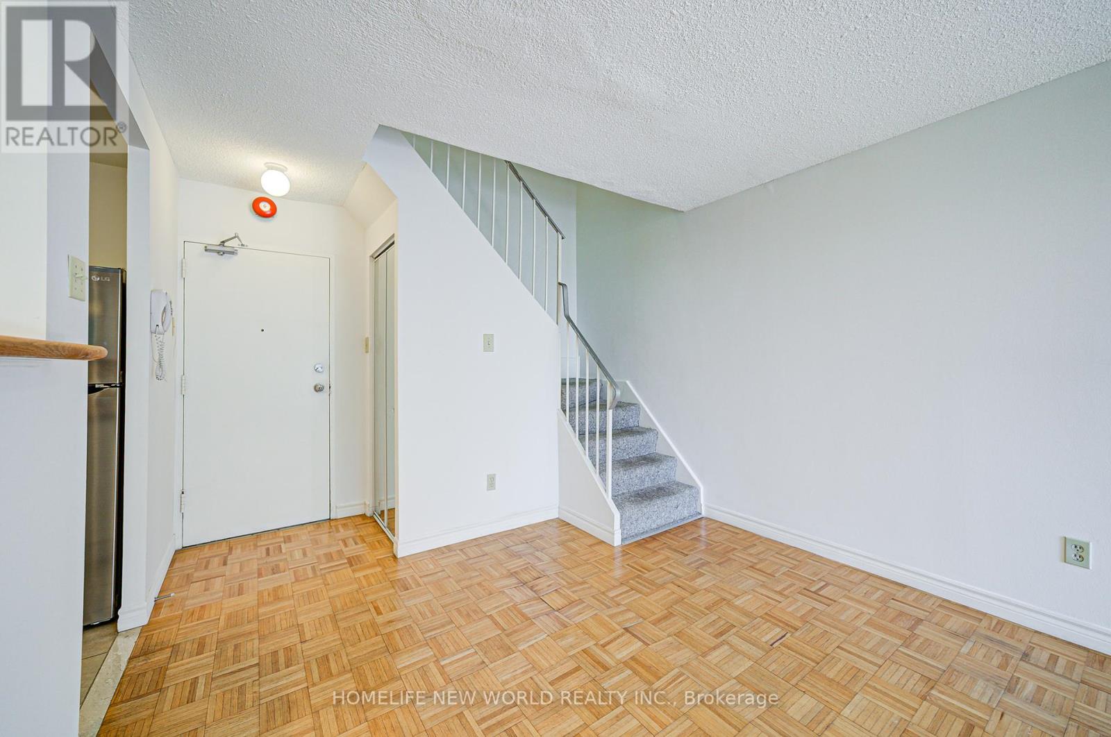 325 - 1455 Williamsport Drive, Mississauga, Ontario  L4X 2T5 - Photo 19 - W12373607
