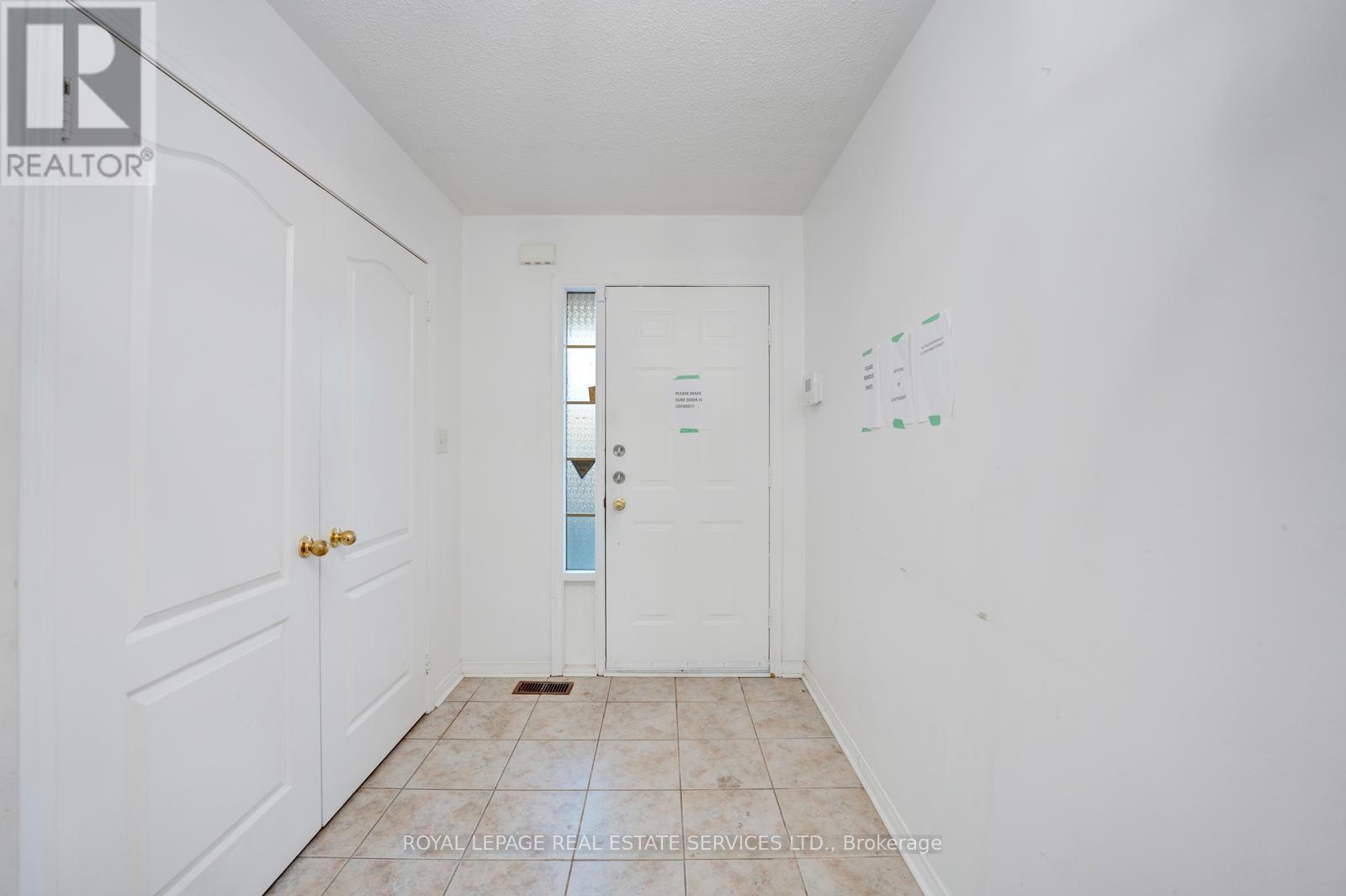 73 Mare Crescent, Toronto (West Humber-Clairville), Ontario  M9W 7E7 - Photo 10 - W12373628