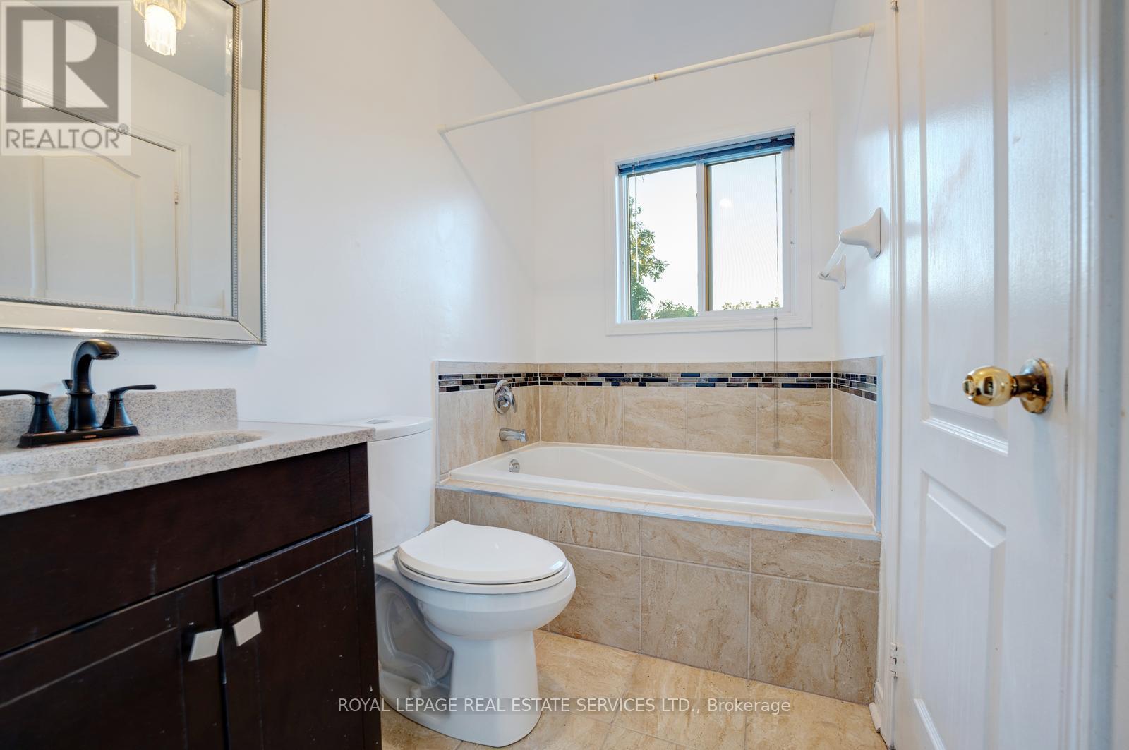 73 Mare Crescent, Toronto (West Humber-Clairville), Ontario  M9W 7E7 - Photo 14 - W12373628