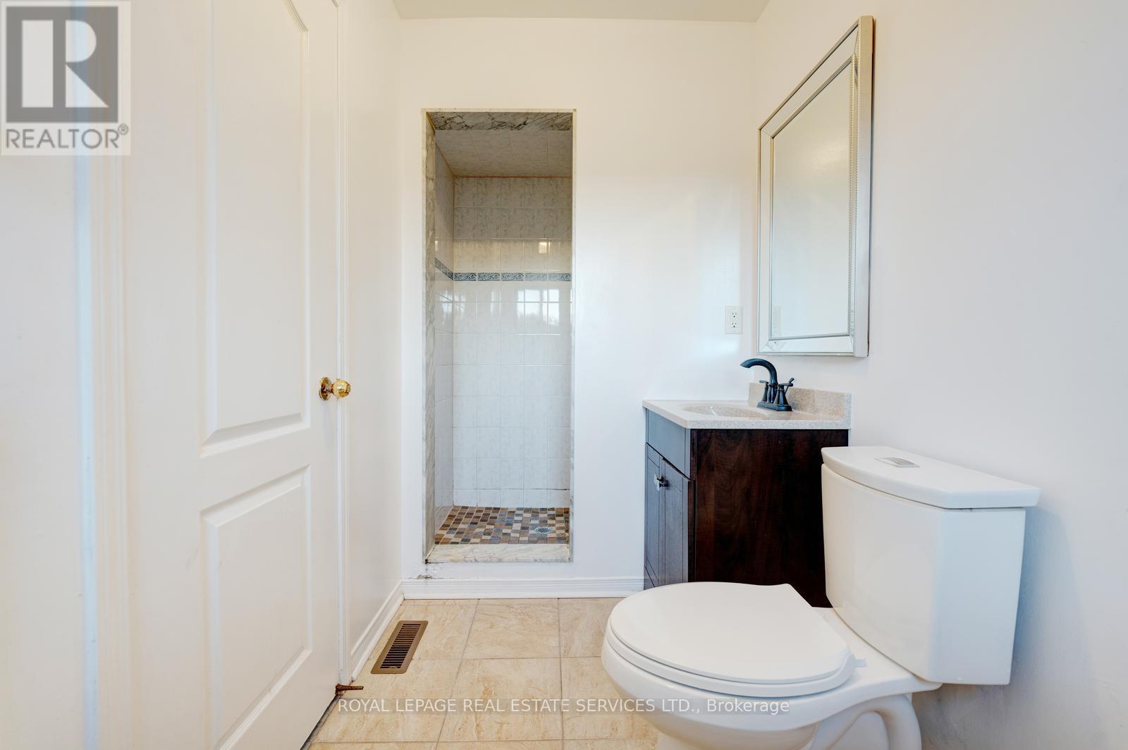 73 Mare Crescent, Toronto (West Humber-Clairville), Ontario  M9W 7E7 - Photo 15 - W12373628