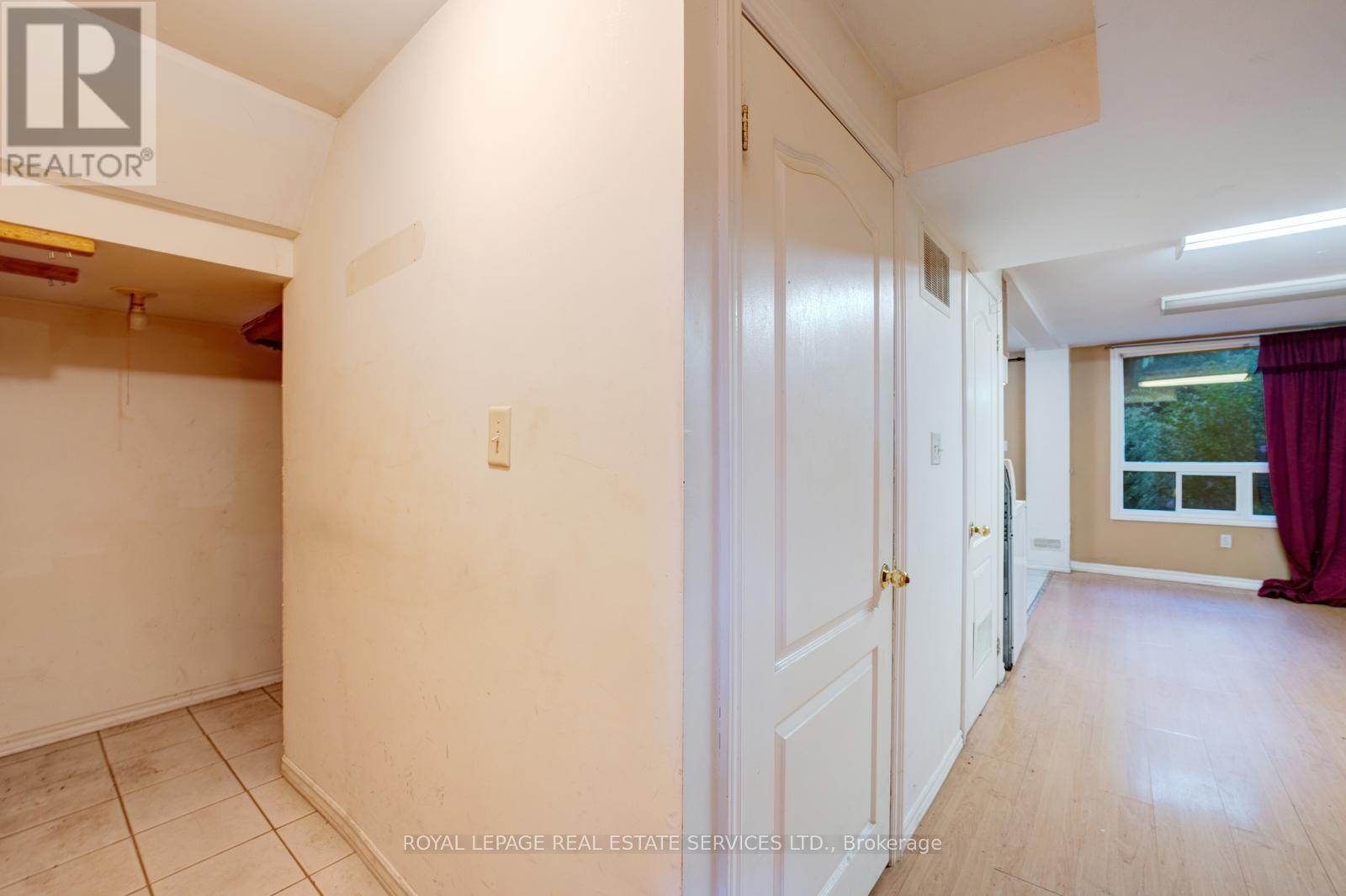 73 Mare Crescent, Toronto (West Humber-Clairville), Ontario  M9W 7E7 - Photo 36 - W12373628