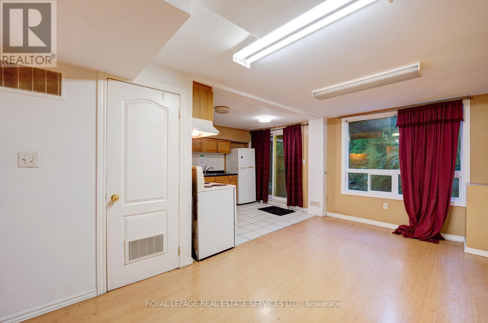 73 Mare Crescent, Toronto (West Humber-Clairville), Ontario  M9W 7E7 - Photo 37 - W12373628
