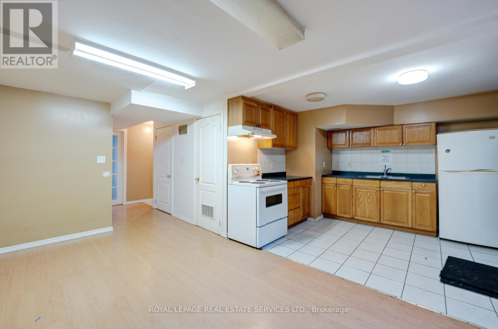 73 Mare Crescent, Toronto (West Humber-Clairville), Ontario  M9W 7E7 - Photo 38 - W12373628