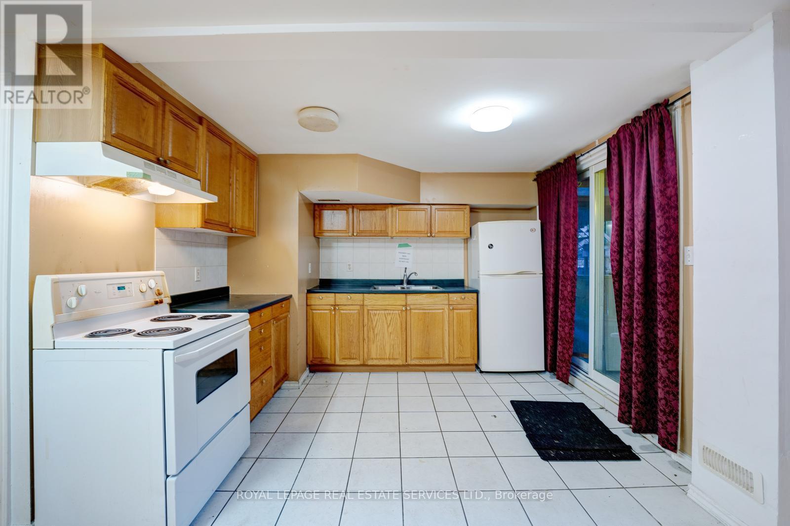 73 Mare Crescent, Toronto (West Humber-Clairville), Ontario  M9W 7E7 - Photo 39 - W12373628