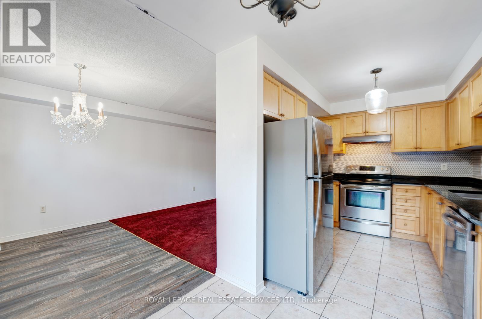 73 Mare Crescent, Toronto (West Humber-Clairville), Ontario  M9W 7E7 - Photo 4 - W12373628