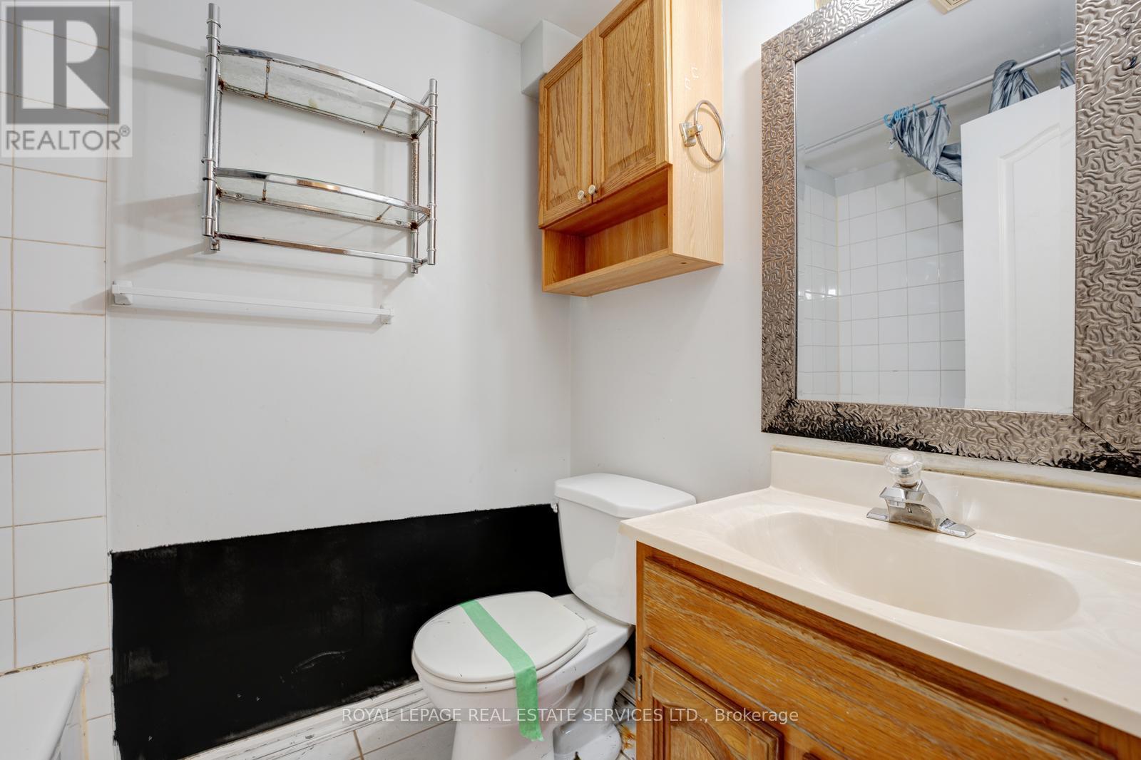 73 Mare Crescent, Toronto (West Humber-Clairville), Ontario  M9W 7E7 - Photo 42 - W12373628