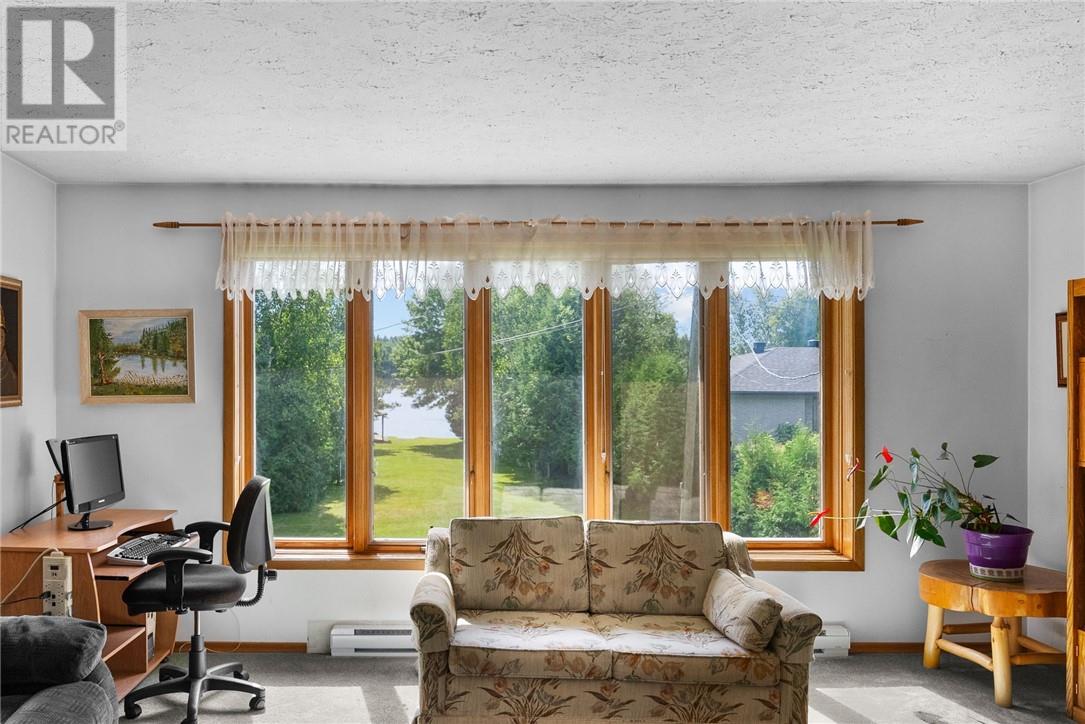 Property at 1763 Sunnyside Road image 4