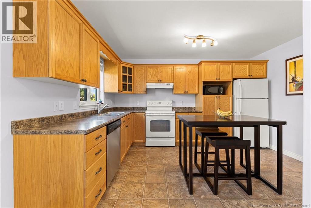 137 Damien, Dieppe, New Brunswick  E1A 0G2 - Photo 4 - NB125693