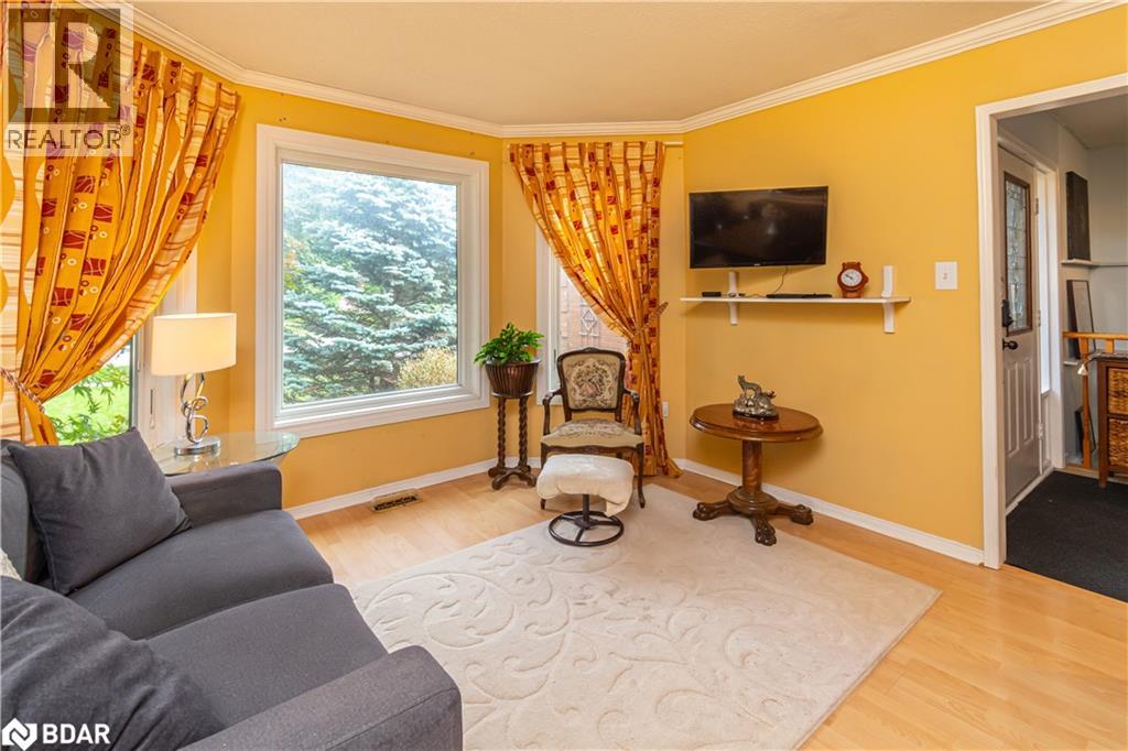 Property at 1053 WESTMOUNT Avenue image 2