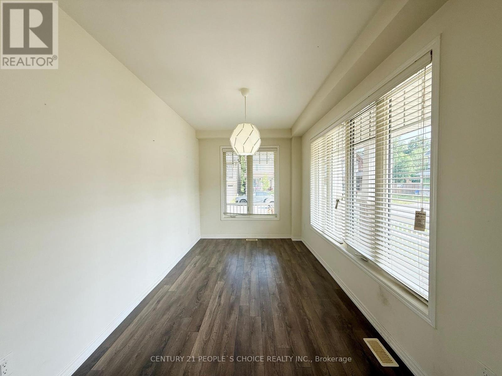 8612 Chickory Trail, Niagara Falls, Ontario  L2H 3S4 - Photo 10 - X12373597