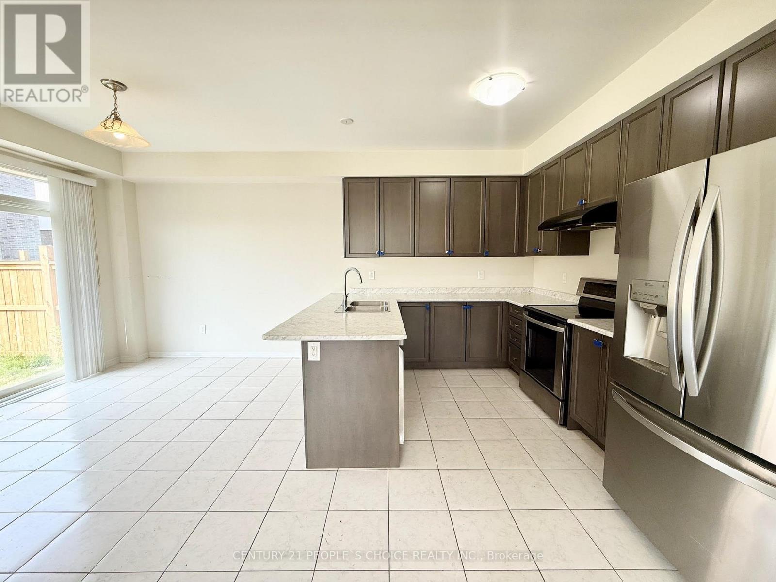 8612 Chickory Trail, Niagara Falls, Ontario  L2H 3S4 - Photo 12 - X12373597