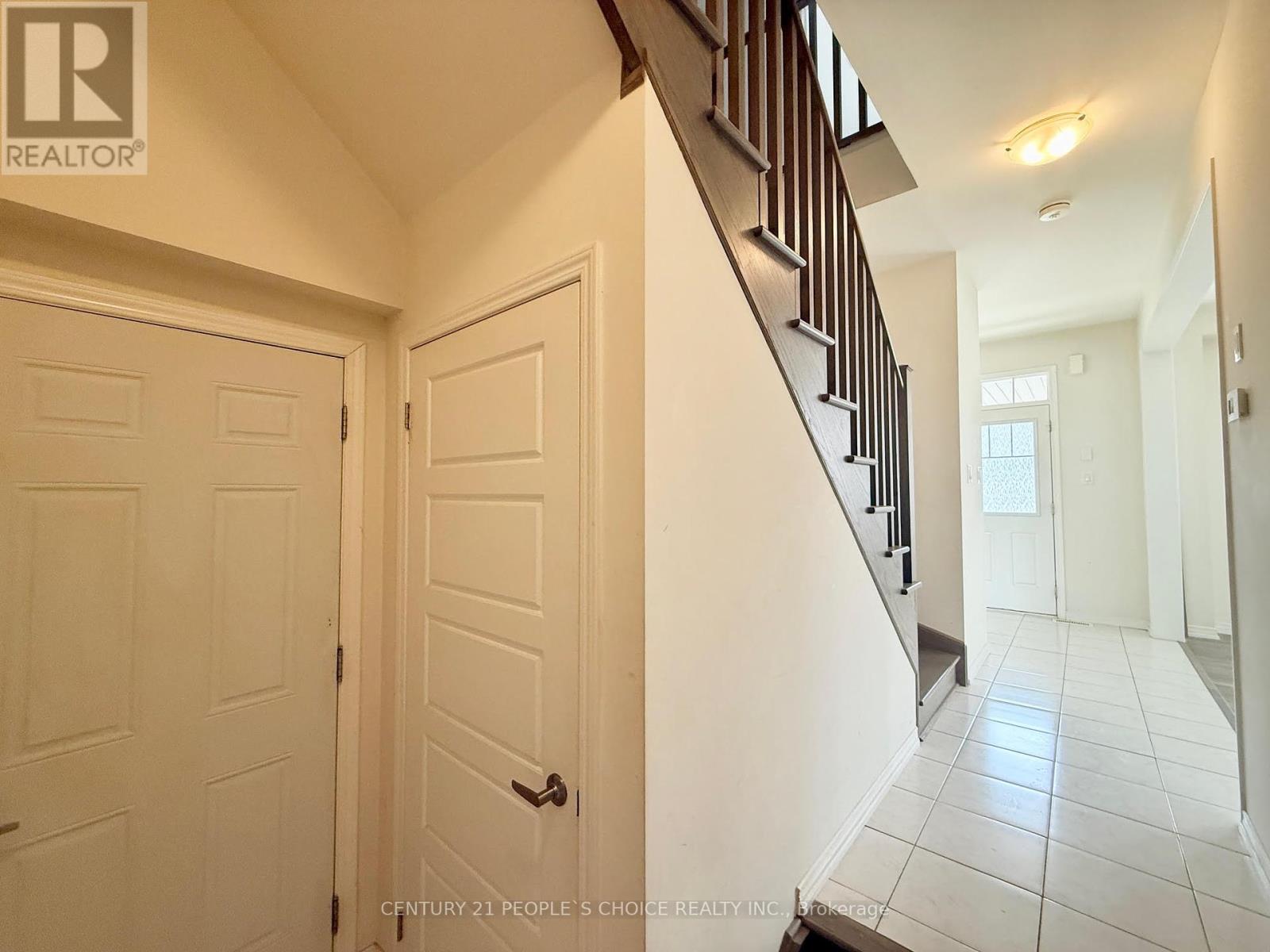 8612 Chickory Trail, Niagara Falls, Ontario  L2H 3S4 - Photo 14 - X12373597