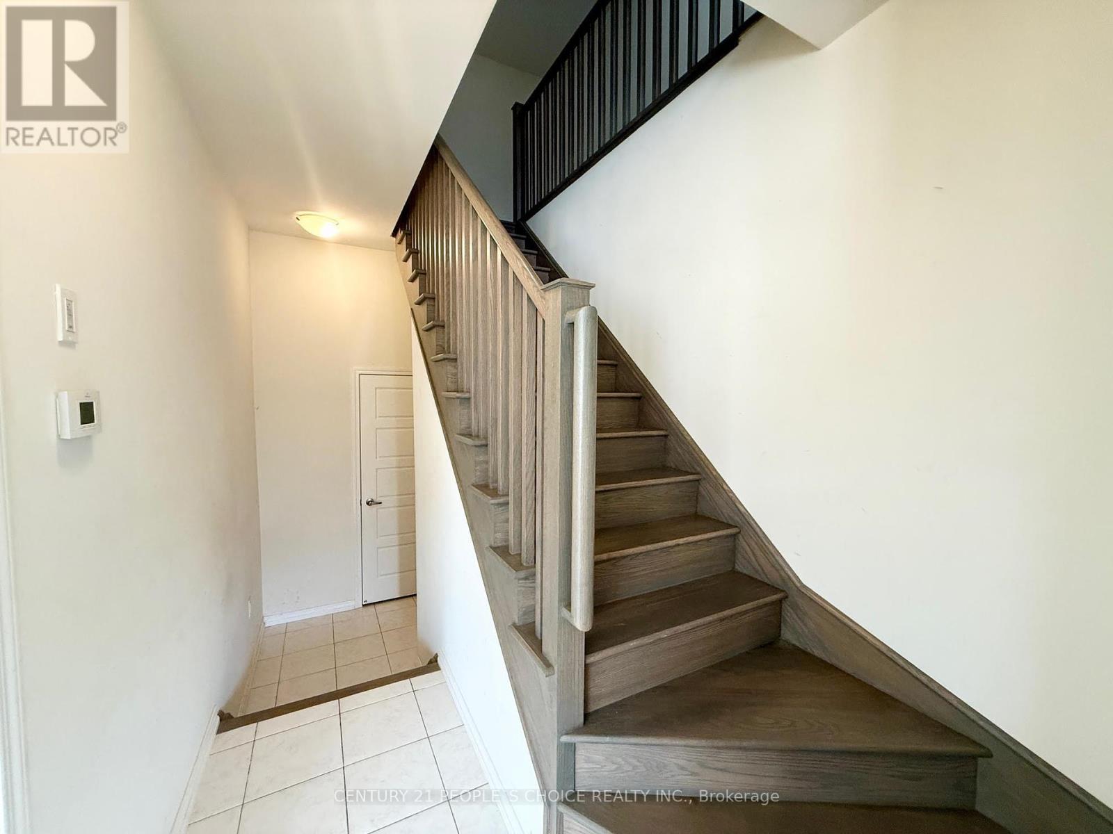 8612 Chickory Trail, Niagara Falls, Ontario  L2H 3S4 - Photo 15 - X12373597