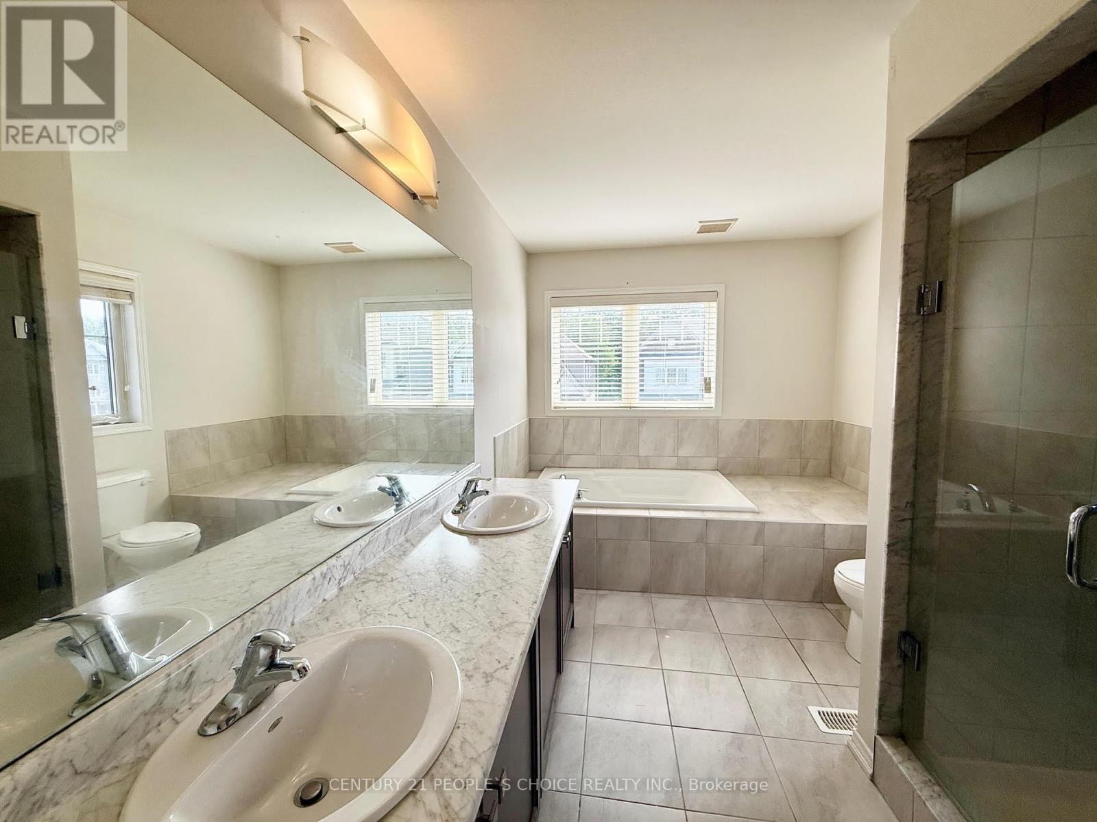 8612 Chickory Trail, Niagara Falls, Ontario  L2H 3S4 - Photo 21 - X12373597